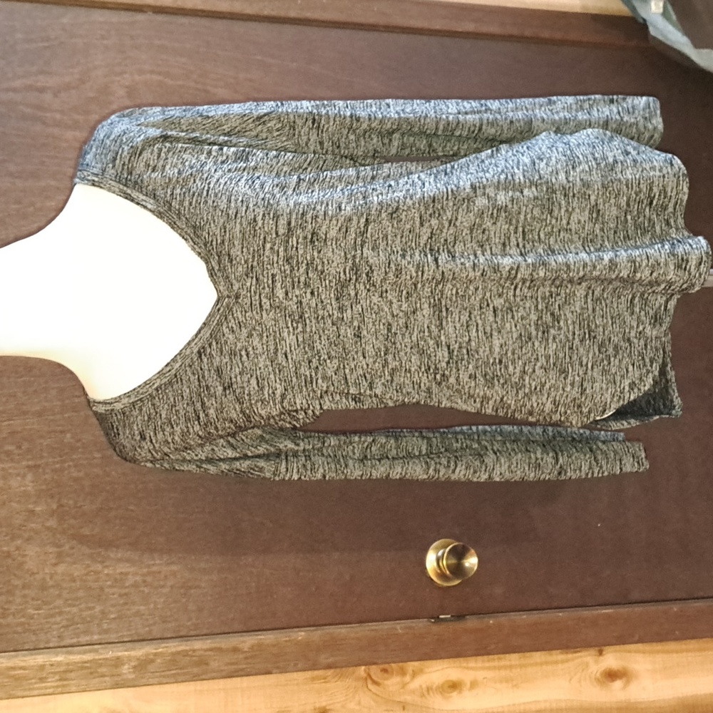 Rock & Republic  size XS black and gray long sleeved knit shirt
